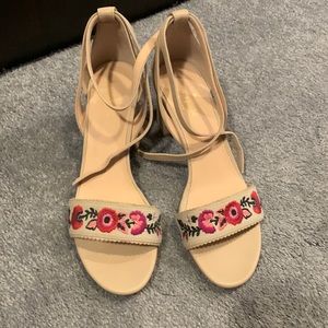 Kate Spade tan floral heel